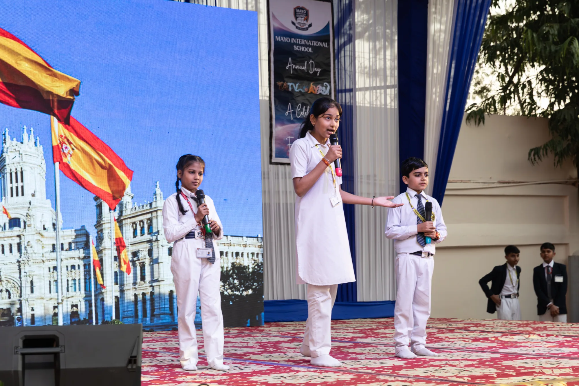 <><>