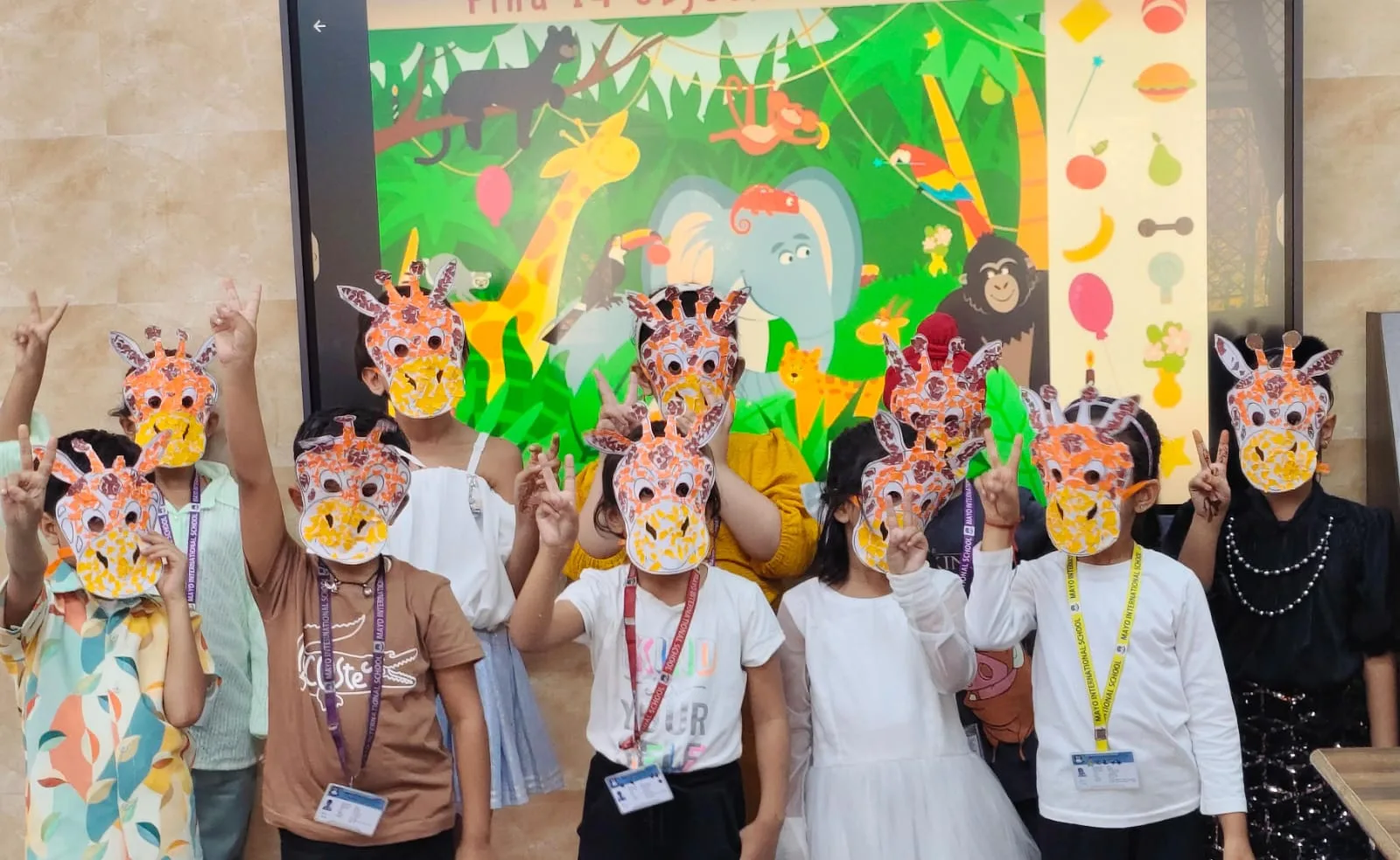 Art & craft — a bagless day at Mayo International School