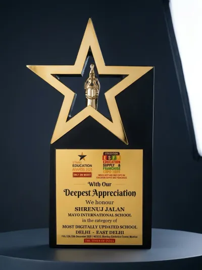 Gold star trophy, Star Education Awards 2025 Most Digitally Updated School East Delhi